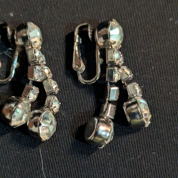 Vintage 1930s-50s Rhinestone Waterfall Style  tone Clip-On Earrings Jewelry - Picture 6 of 7